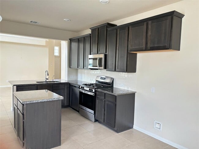 Building Photo - 6034 Prince Pl Dr