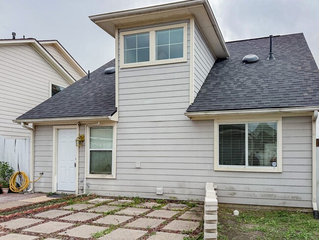 Building Photo - 20935 Young Meadows Way