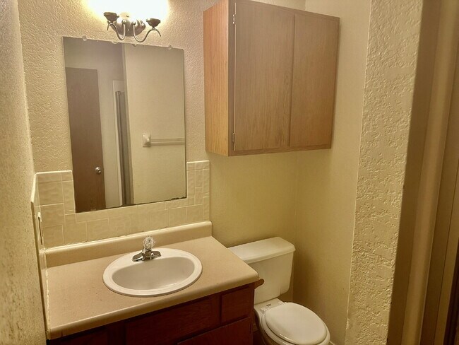 Building Photo - 1909 Cypress Pl