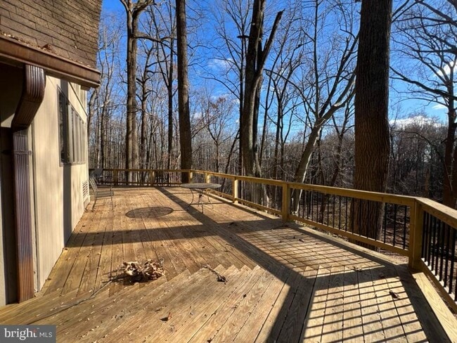 Building Photo - Beautiful 3bd 3bth contemporary A-framed home in the prestigious Eagle's Nest community.