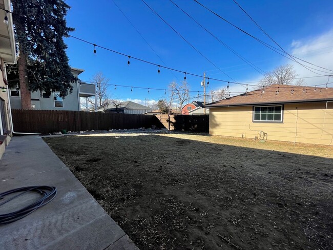 Building Photo - 2875 S Sherman St