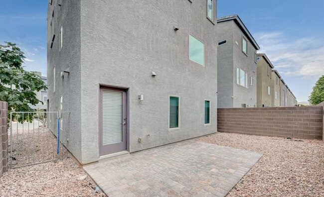 Building Photo - 8056 Haywood Estate Ave