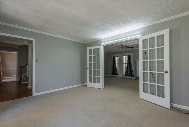 Building Photo - 420 Shelbyville Rd