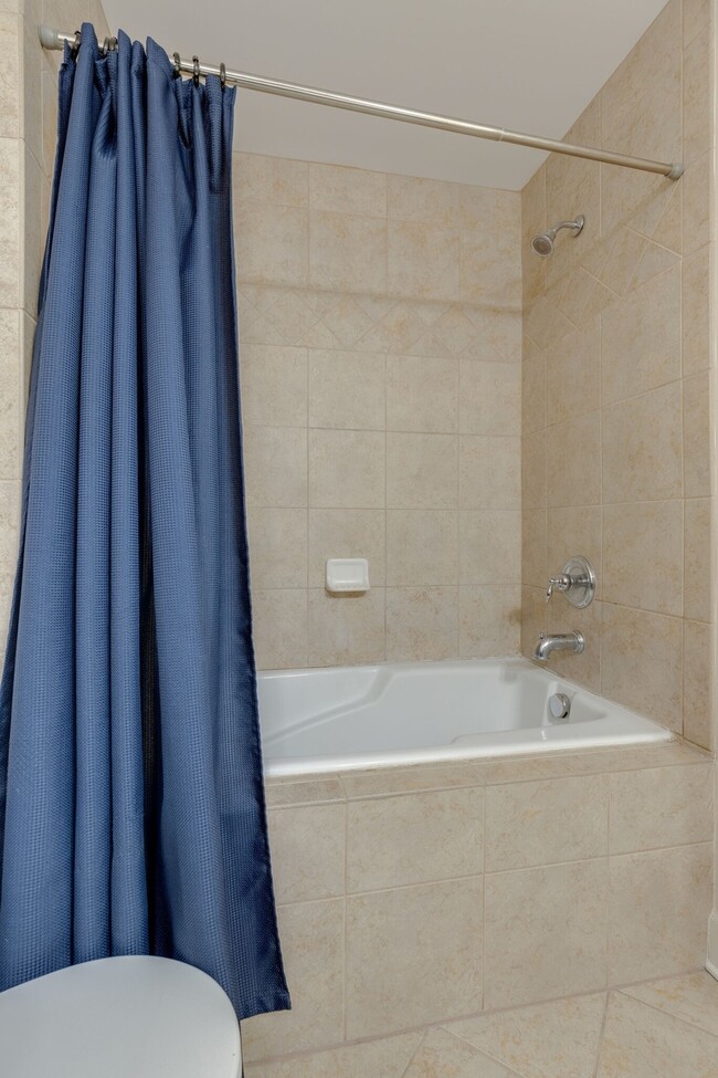 Building Photo - 4713 Brighton Village Dr