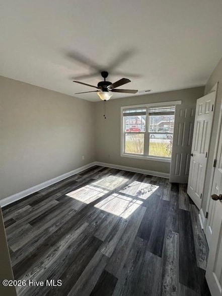 Building Photo - 305 Falcon Bridge Dr