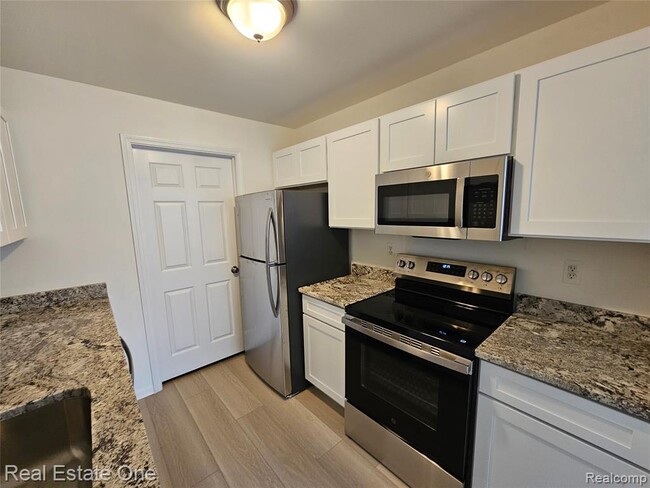 Building Photo - 56401 Scotland Blvd