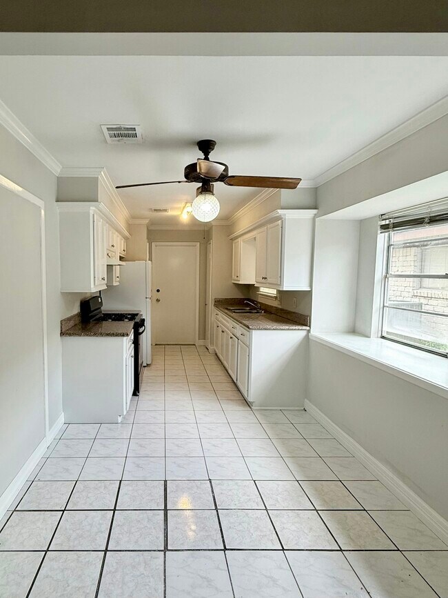 Building Photo - 7407 Riptide Dr