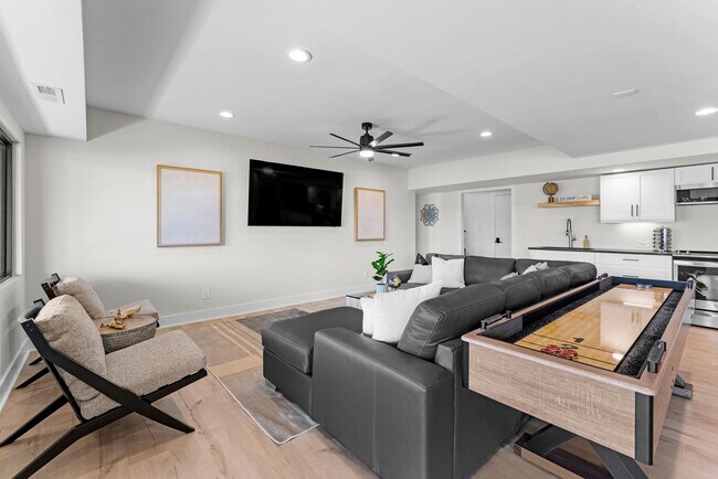 Building Photo - 3837 Fox Run