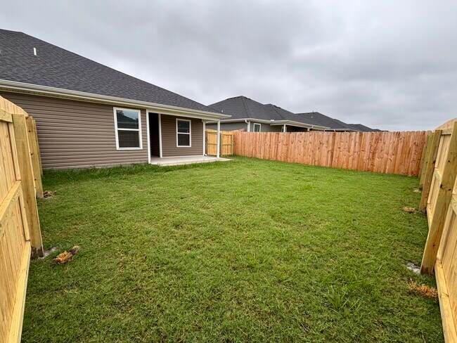 Building Photo - 319 Alex Jordan Dr.