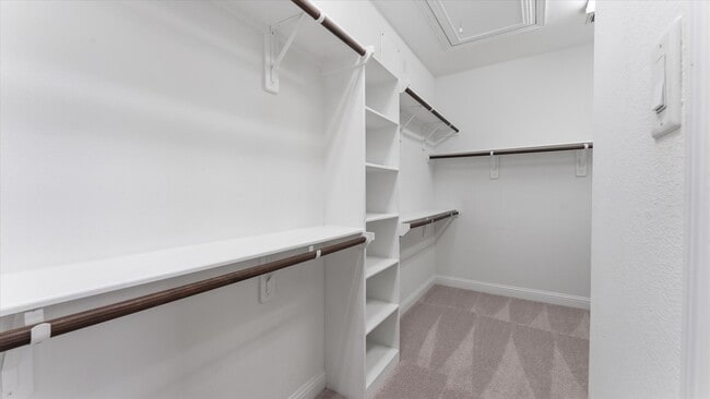 Building Photo - 922 W 20th St