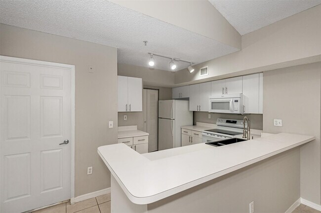 Building Photo - 3848 Lyons Rd