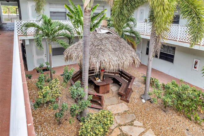 Building Photo - 2201 NE 36th St