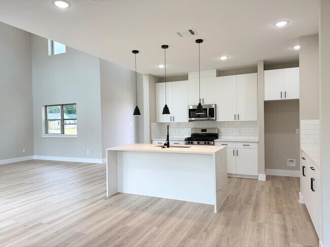 Building Photo - 2615 Liguria Ln