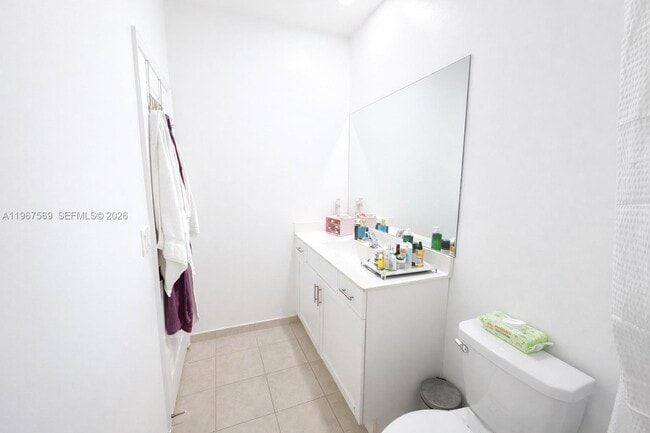 Building Photo - 323 NE 208th Terrace