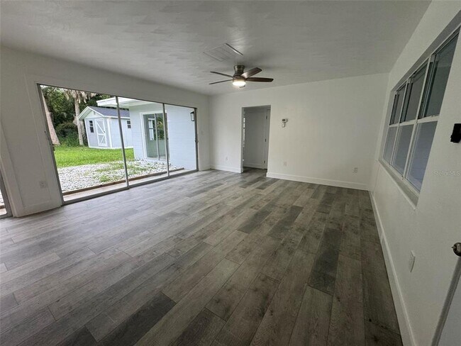 Building Photo - 116 Myakka Dr