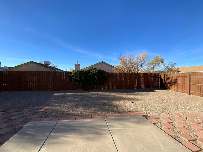 Building Photo - 2 Bedroom Single Story Home Available Near Hwy 550 NE & Paseo Del Volcan NE in Enchanted Hills Ri...