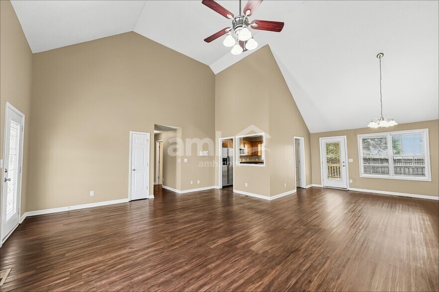 Building Photo - 3713 Kendra Ct N