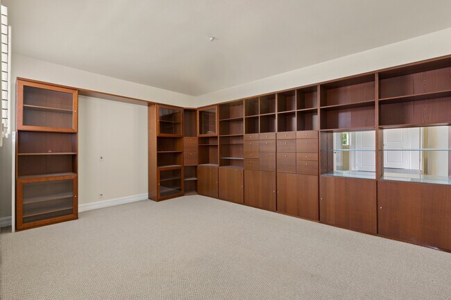 Building Photo - 4202 Whitsett Ave