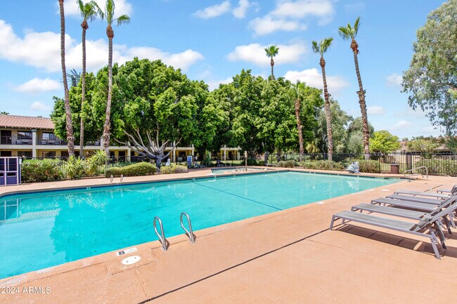 Building Photo - 7350 N Pima Rd