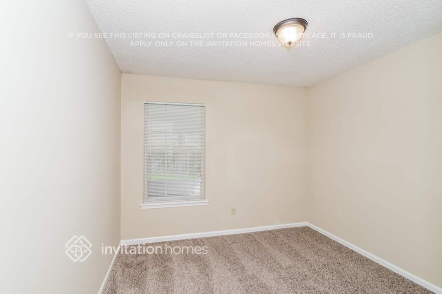 Building Photo - 12621 Gandalf Ln
