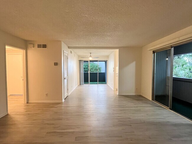 Interior Photo - 4251 Duquesne Ave