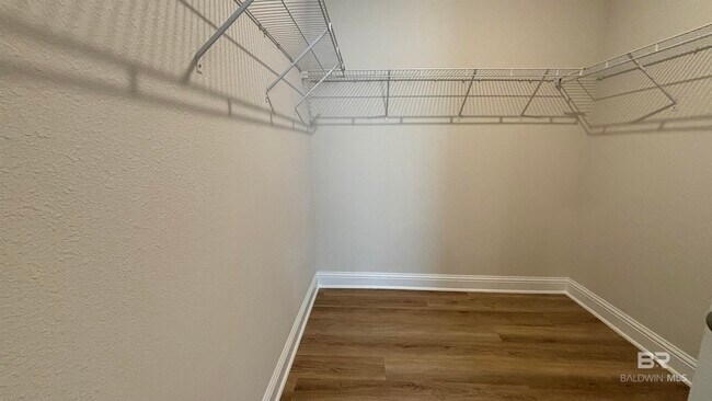 Building Photo - 452 Parkerman Ave