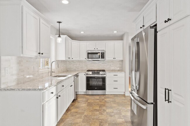 Building Photo - 50 Hadleigh Rd