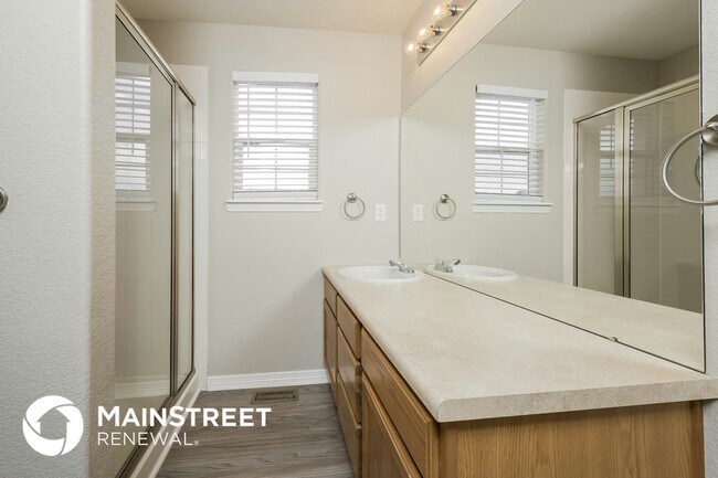 Building Photo - 10150 Jasper St