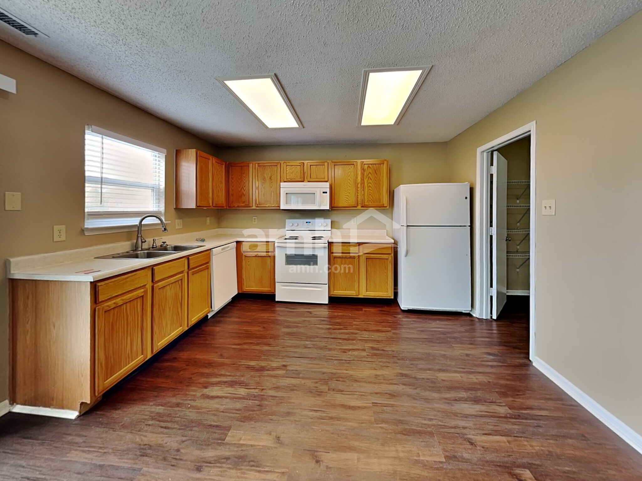 Building Photo - 6303 Abaca Way