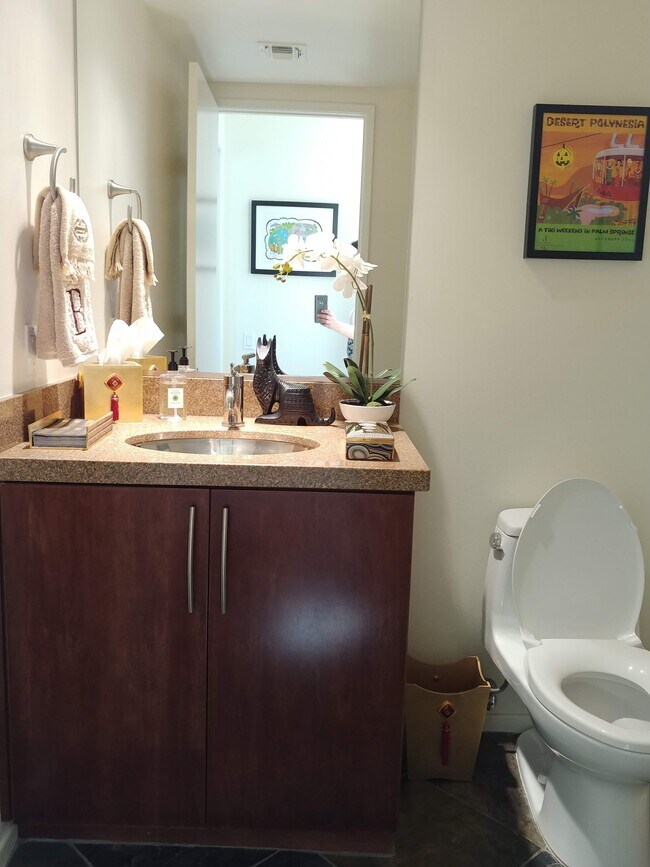 Building Photo - 409 N Avenida Caballeros