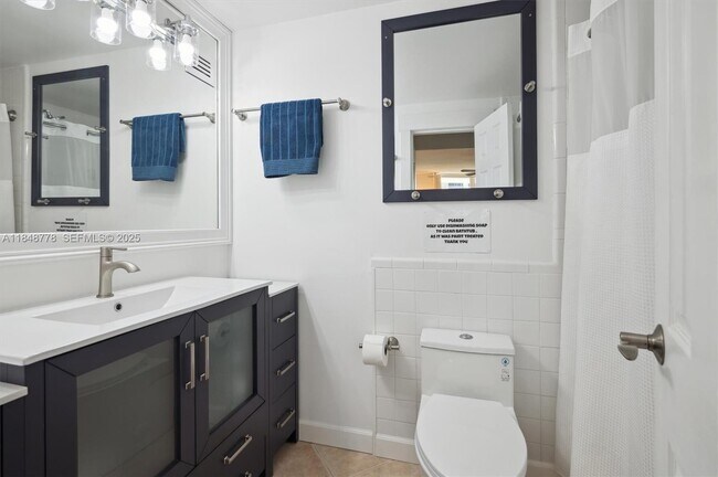 Building Photo - 3505 S Ocean Dr