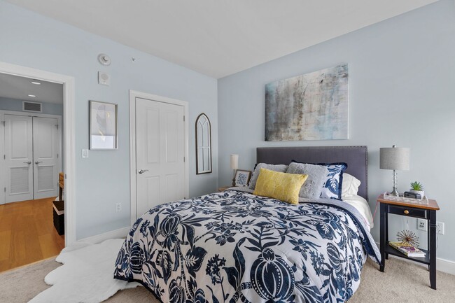 Building Photo - Elegant 1-Bed, 1-Bath Condo in Prime Virginia Beach Location!