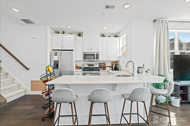 Building Photo - 33 Veterans Wy