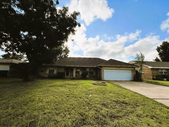 Primary Photo - 2809 Windsor Blvd