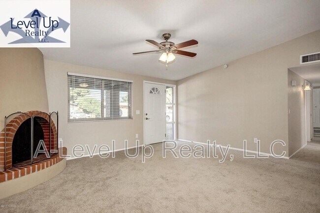 Building Photo - 7532 N Rasmussen Ave