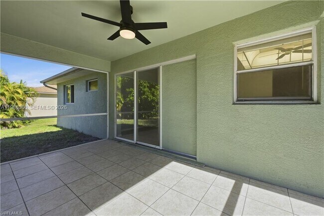 Building Photo - 826 SE 5th Ct