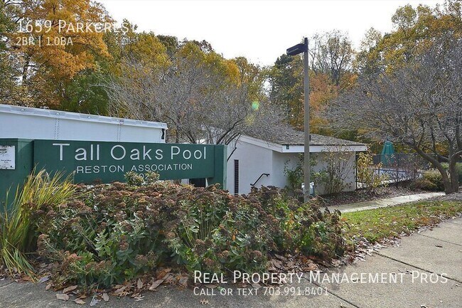 Building Photo - 1659 Parkcrest Cir