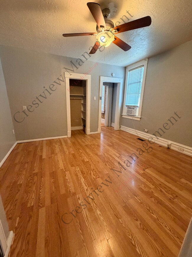 Building Photo - 574-574 N 400 W