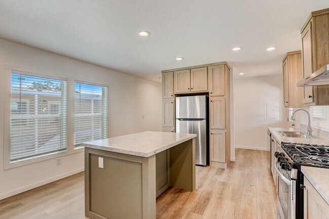 Building Photo - 2627 S Lamb Blvd