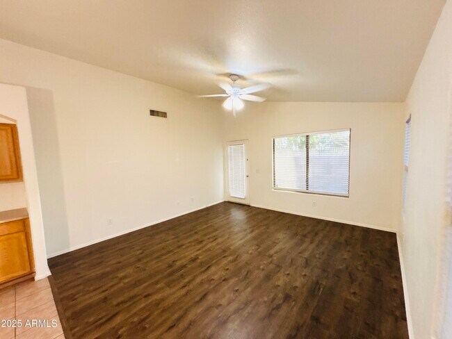 Building Photo - 542 N 169th Ave