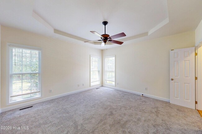 Building Photo - 1140 Greenbriar Dr