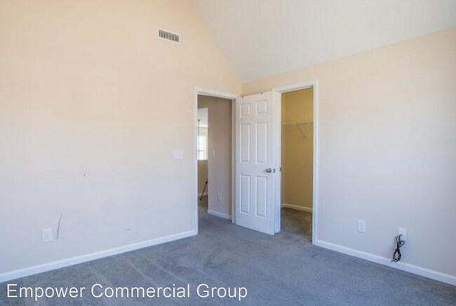Building Photo - 4 br, 2.5 bath House - 807 Highgrove Drive