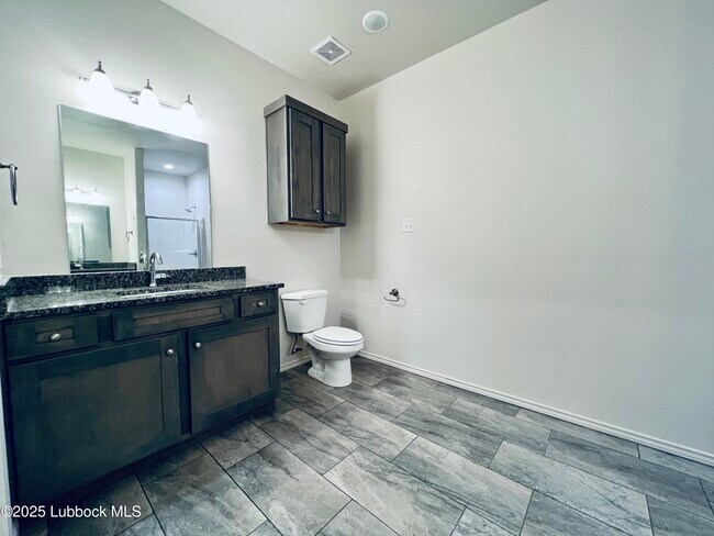Building Photo - 5518 Kemper St