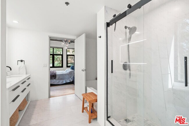 Building Photo - 1100 S Grand Ave