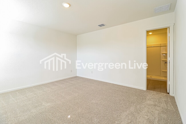 Building Photo - 245 Sycamore Pl