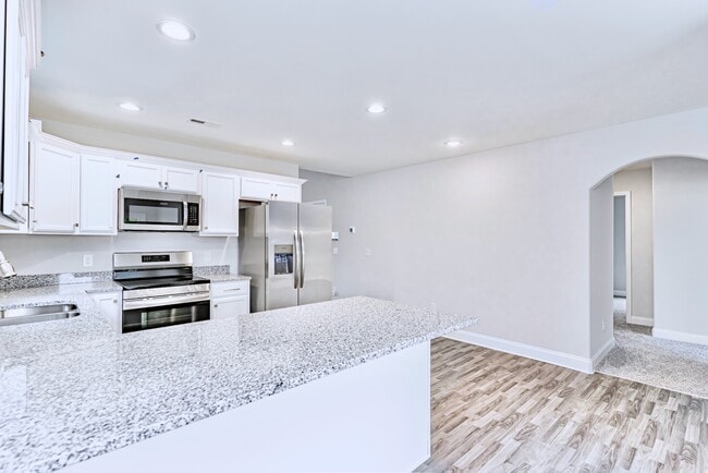 Building Photo - 819 Marple Pl