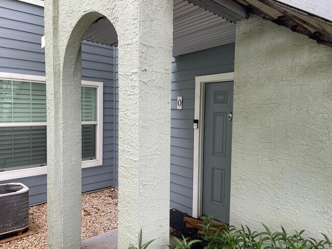 Primary Photo - 1050 Crystal Way