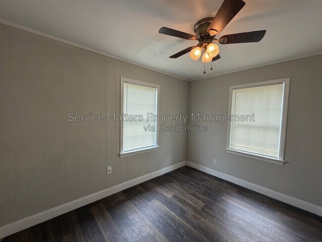 Building Photo - 3213 N Guillemard St