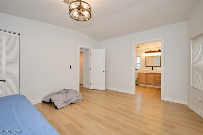 Building Photo - 16820 Banyon Dr
