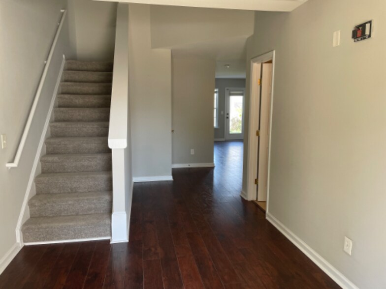 Building Photo - 1621 Brown Owl Dr